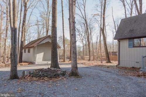 49 Pileated Woodpecker Ln, Hedgesville WV  25427-5384 exterior