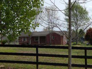 270 Honeysuckle Ln, Sardis, TN 38371-4078