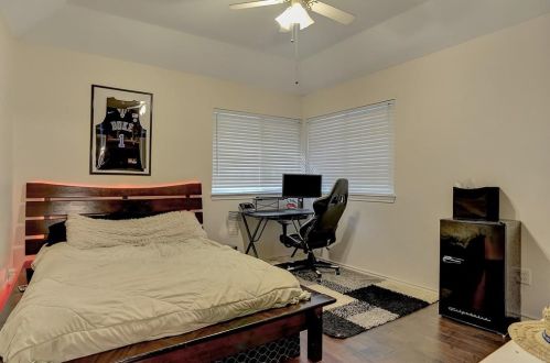 1336 Riley Dr, Carrollton TX 75007-1140 exterior