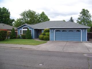 1821 Cascadia Cir, Medford, OR 97504-3687