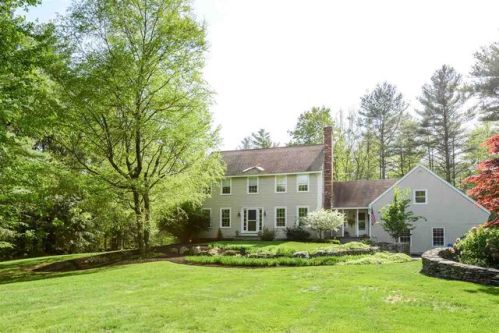 89 Christian Hill Rd, Amherst, NH 03031-3319