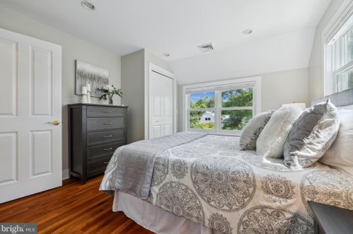 30 Robert Rd, Princeton NJ  08540-5333 exterior