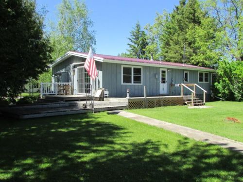 308 6th Ave, Hackett, MN 56623-2815