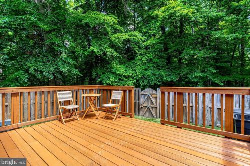 8064 Donegal Ln, Springfield VA  22153-2360 exterior