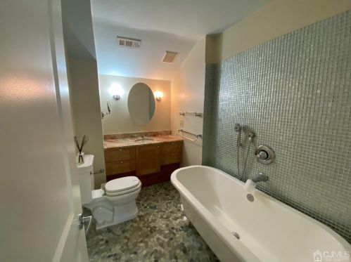 252 Sayre Dr, Princeton NJ  08540-5841 exterior