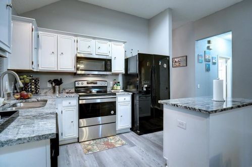 4506 Parkview Ln, Fort Worth TX  76137-5457 exterior