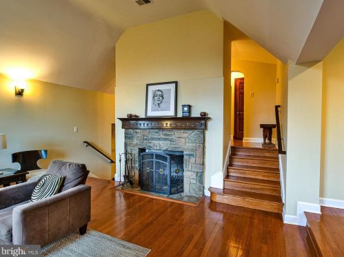 621 Greenbrier Dr, Silver Spring MD 20910-4230 exterior