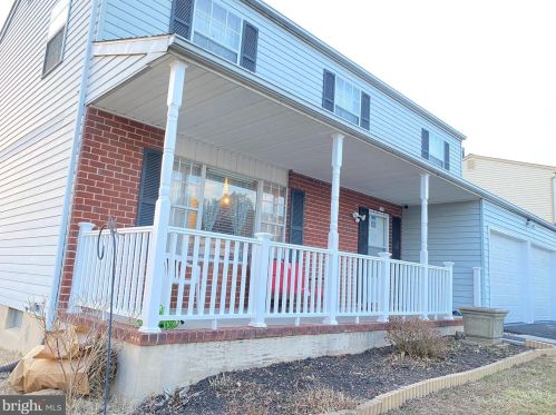412 Springhouse Rd, Harrisburg, PA 17111-5646