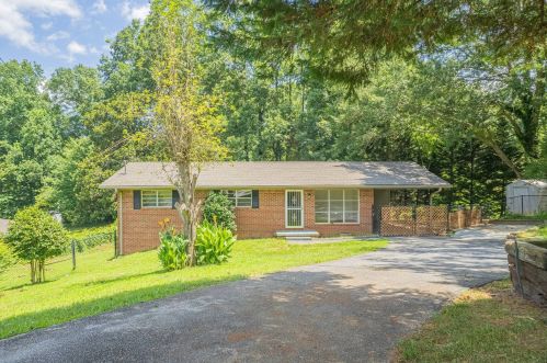 172 Meadowbrook Dr, Toccoa, GA 30577-3416