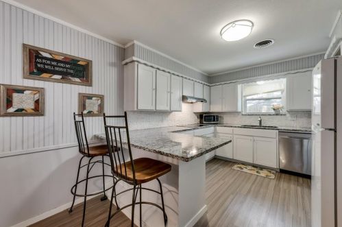 1904 Milam St, Fort Worth TX  76112-4211 exterior