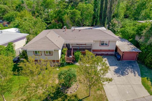 6820 Calvin Dr, Citrus Heights, CA 95621-2827