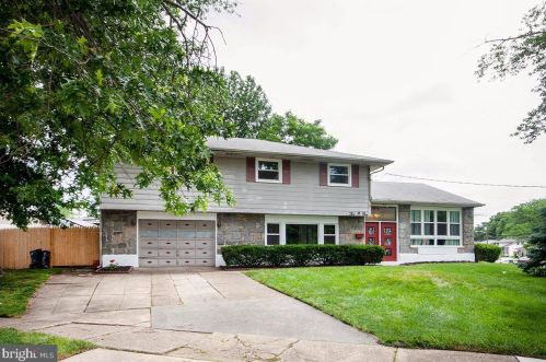 201 Roberts Ave, Gloucester, NJ 08031-2711