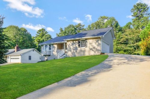 246 Bridgewood Dr, Conyers GA  30094-4206 exterior