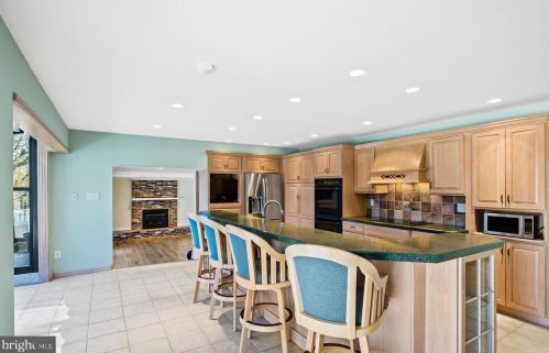 522 Mt Laurel Rd, Mount Laurel NJ  08054-9557 exterior