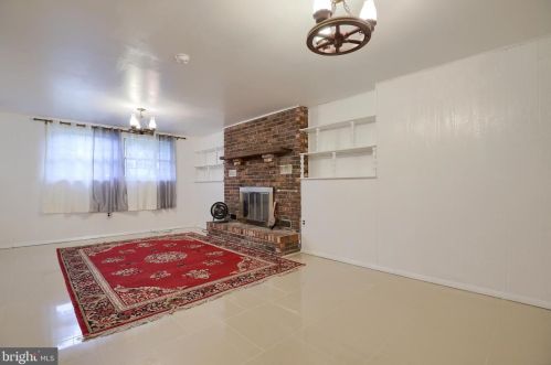 111 Tanglewood Ln, Lancaster PA  17601-3315 exterior