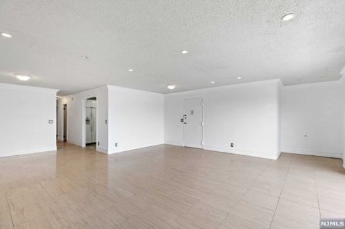 1150 River Rd, Edgewater NJ  07020-1334 exterior