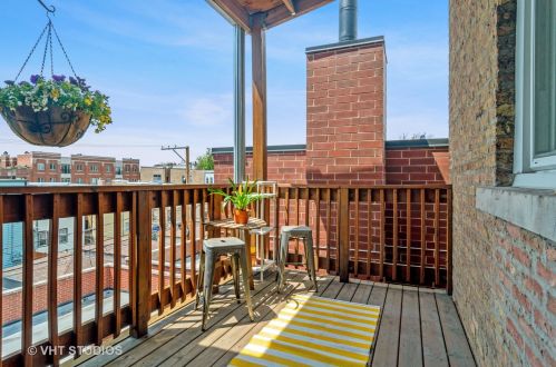 1431 Cuyler Ave, Chicago IL  60613-1972 exterior