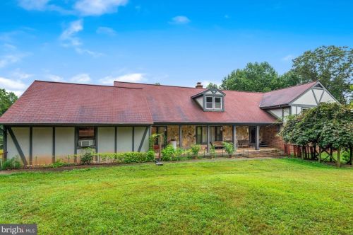 7721 Churchill Ct, Marshall, VA 20115-2132