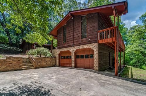 5055 Shore Dr, Conyers GA  30094-4711 exterior