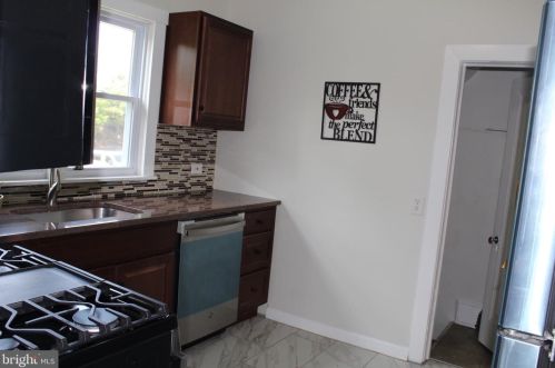 26 Crescent Blvd, Camden NJ  08108-1042 exterior