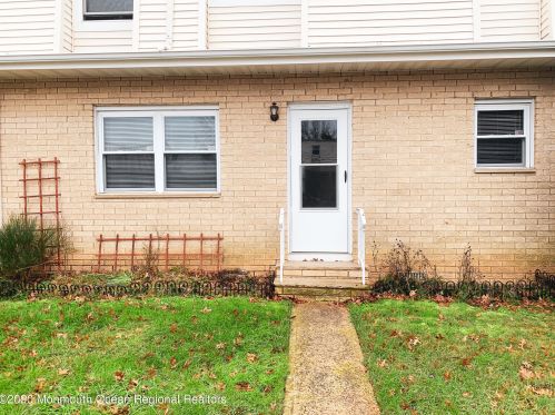 95 White St, Tinton Falls, NJ 07724-4852