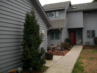 418 Widgeon Dr, Hampstead, NC 28443-2437