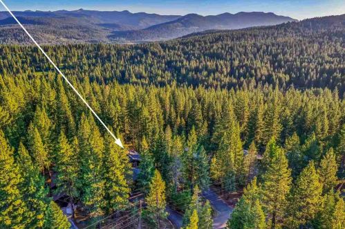 11114 Mougle Ln, Truckee CA  96161-6105 exterior