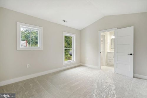 10601 Greenacres Dr, Silver Spring MD 20903-1214 exterior