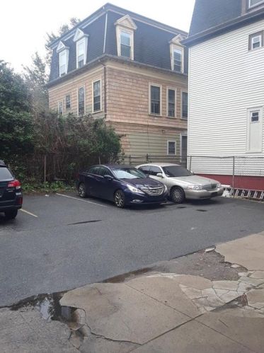 74 America St, Providence, RI 02903-1440