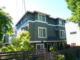9415 35th Ave, Seattle, WA 98126-4040
