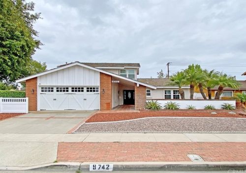9742 Mariposa Ave, Santa Ana, CA 92708-2910