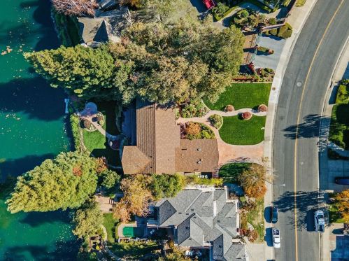 1202 Rivergate Dr, Lodi, CA 95240-0546