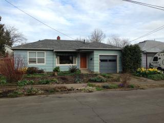 819 35th St, Corvallis OR  97330-4918 exterior
