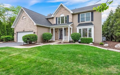 1300 Tunbridge Trl, Barrington Hills, IL 60102