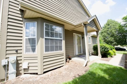 1747 Tamahawk Ln, Naperville, IL 60564-8921