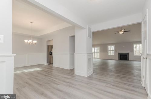 3 Lewisville Rd, Summit Point, WV 25446-3562