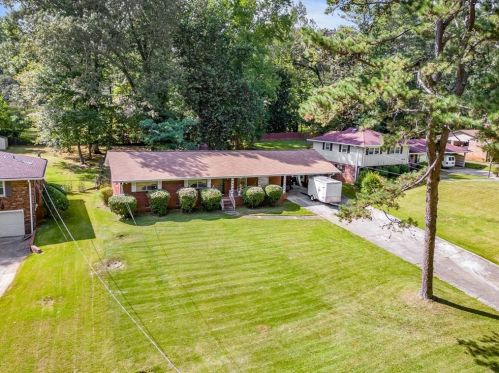 2985 Meadow Lark Dr, Atlanta GA  30344-4033 exterior