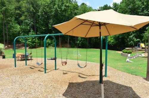 535 Bridgewater Dr, Atlanta GA  30328-2814 exterior