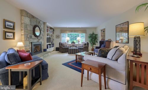 142 Bentley Ln, Lancaster PA  17603-6204 exterior