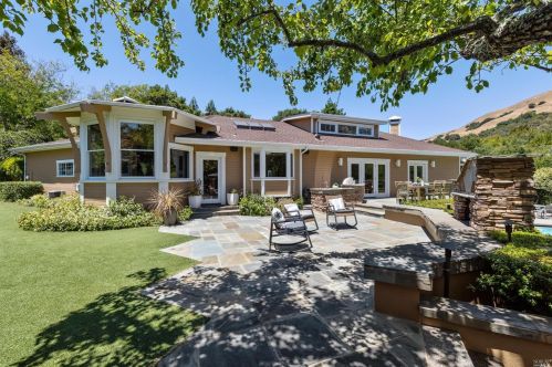 1 Golden Lily Pl, San Rafael, CA 94903-1097