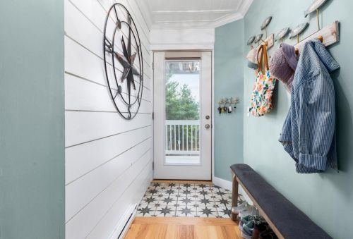 3 Island Ave, Kittery, ME 03904-1680