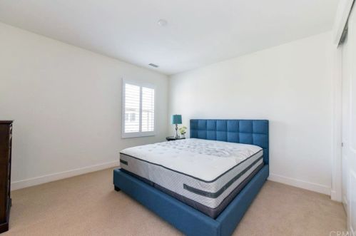 73 Gainsboro, Irvine CA  92620-2187 exterior