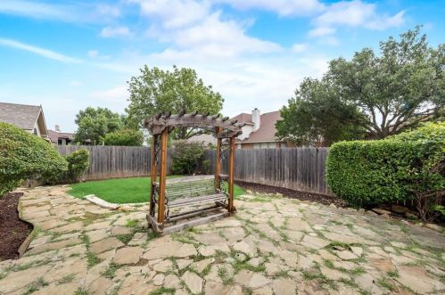 5700 Trinity Ln, Fort Worth TX  76137-5547 exterior