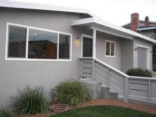 1564 Luzern St, Seaside, CA 93955-5125