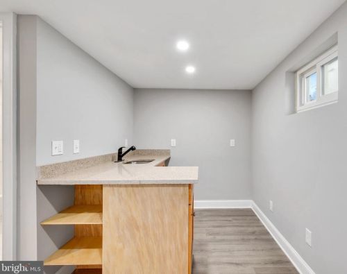 1253 Cresthaven Dr, Silver Spring MD 20903-1107 exterior