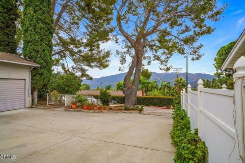 3951 Los Olivos Ln, Glendale CA 91214-1628 exterior