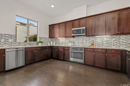 806 Santa Ana Blvd, Santa Ana CA 92701-3962 exterior