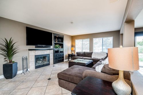 2121 Chateau Ct, Chula Vista CA  91913-3161 exterior