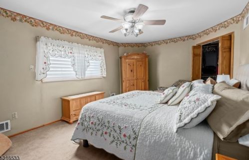 7 Trafalgar Ct, Hackettstown NJ  07840-4208 exterior