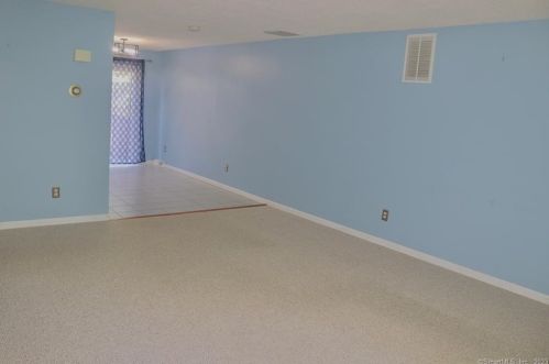 331 Churchill Dr, Hartford, CT 06111-4006